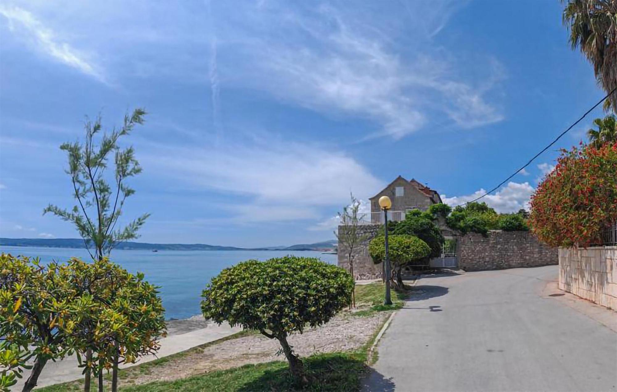 2 Bedroom Gorgeous Apartment In Kastel Luksic Kaštela المظهر الخارجي الصورة