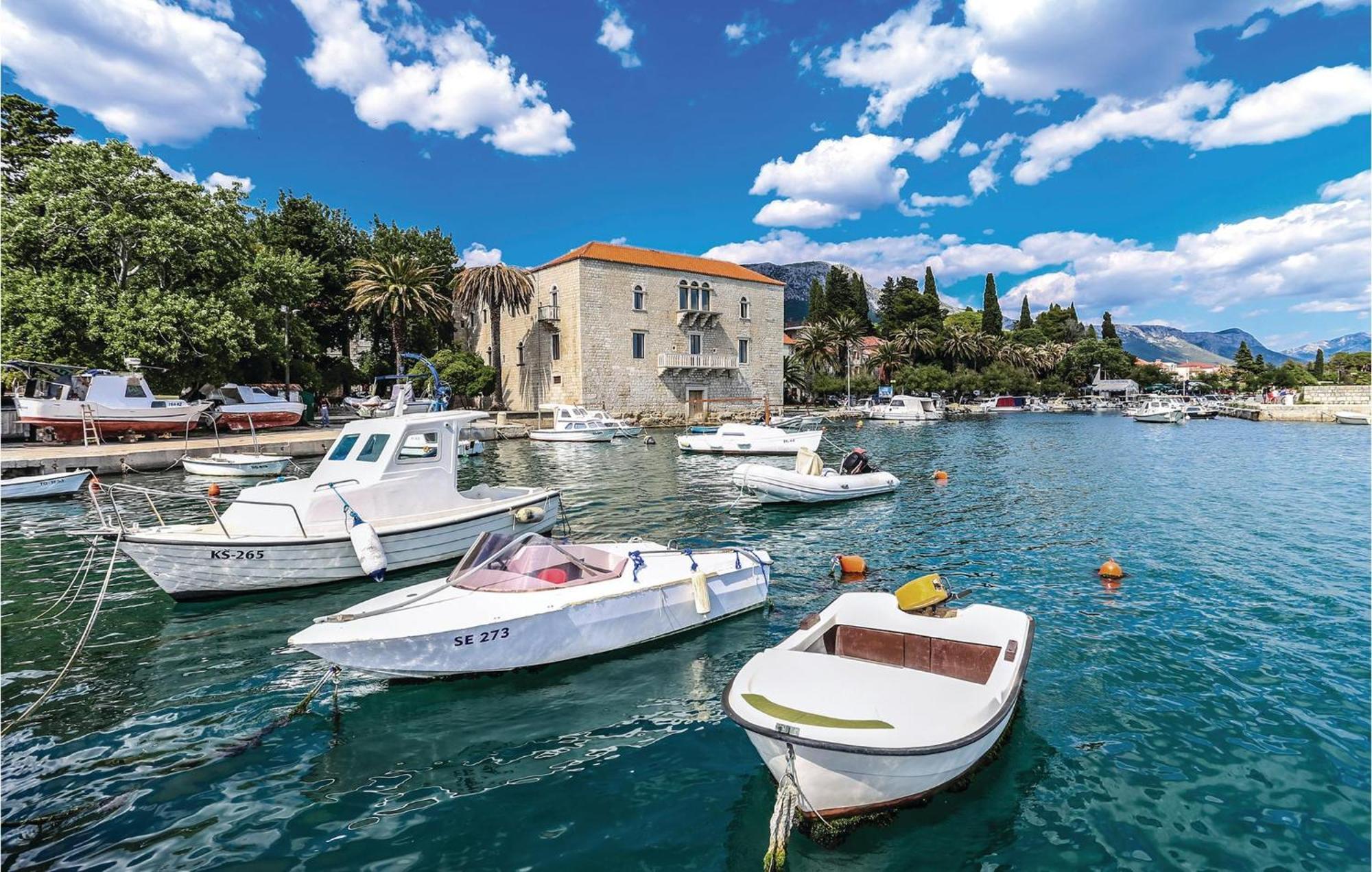 2 Bedroom Gorgeous Apartment In Kastel Luksic Kaštela المظهر الخارجي الصورة